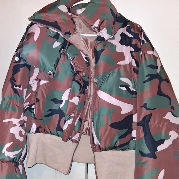 Camouflage Puffer Jacket NWOT - Picture 1 of 1